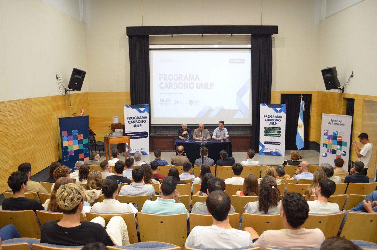 ing_unlp's tweet photo. Compartimos el video de la presentación del Programa Carbono UNLP. En el encuentro estuvieron el presidente de la UNLP, Martín López Armengol, el decano de la Facultad de Ingeniería, Marcos Actis y el  coordinador del grupo SUTI, Nicolás Bardella. 
https://t.co/OGjX9hCVXH https://t.co/VxgUVRLaWQ