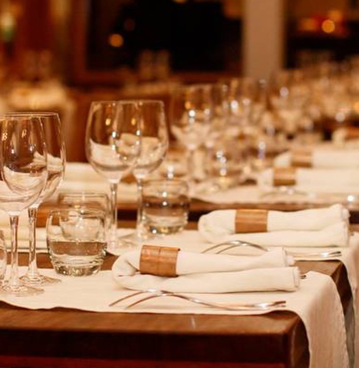 Thetaste_ie's tweet photo. 🍷 Win Dinner for Two at Fade Street Social with a Bottle of Ben Marco Plata plus a Case of Ben Marco 🎉
To Enter:
- Tell us who you'd take to dinner
- Include #BenMarco #DunnesStores #FadeStreetSocial in your comment
- Extra entry at link below!
https://t.co/ciJl3qYnhq https://t.co/y2b5DZPBPv