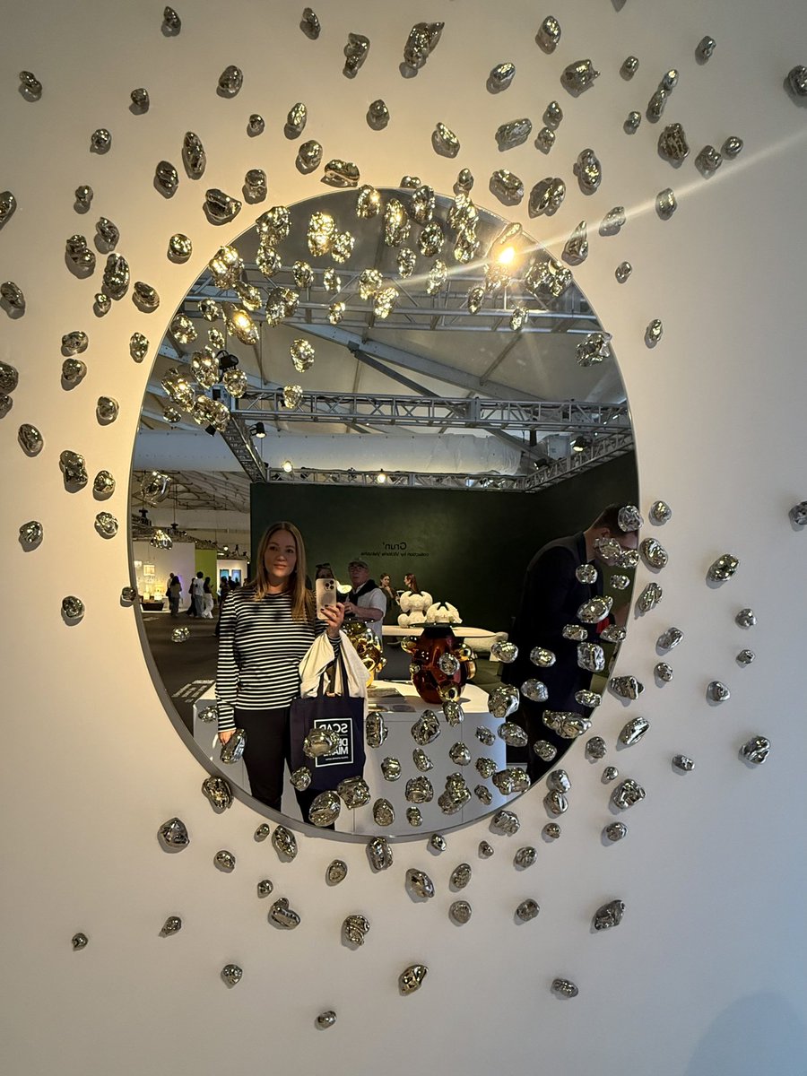 leadwithcordoba's tweet photo. Spent the afternoon with our art students immersed in creativity and innovation at Design Miamiโs โDose of Optimismโ exhibition- fueling the future of art and design! #DesignMiami #ArtEducation https://t.co/cQsBsAfQv7