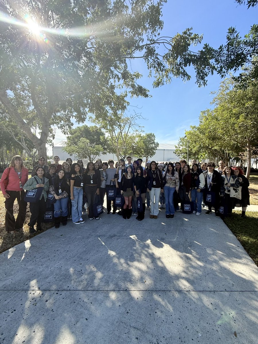 leadwithcordoba's tweet photo. Spent the afternoon with our art students immersed in creativity and innovation at Design Miamiโs โDose of Optimismโ exhibition- fueling the future of art and design! #DesignMiami #ArtEducation https://t.co/cQsBsAfQv7