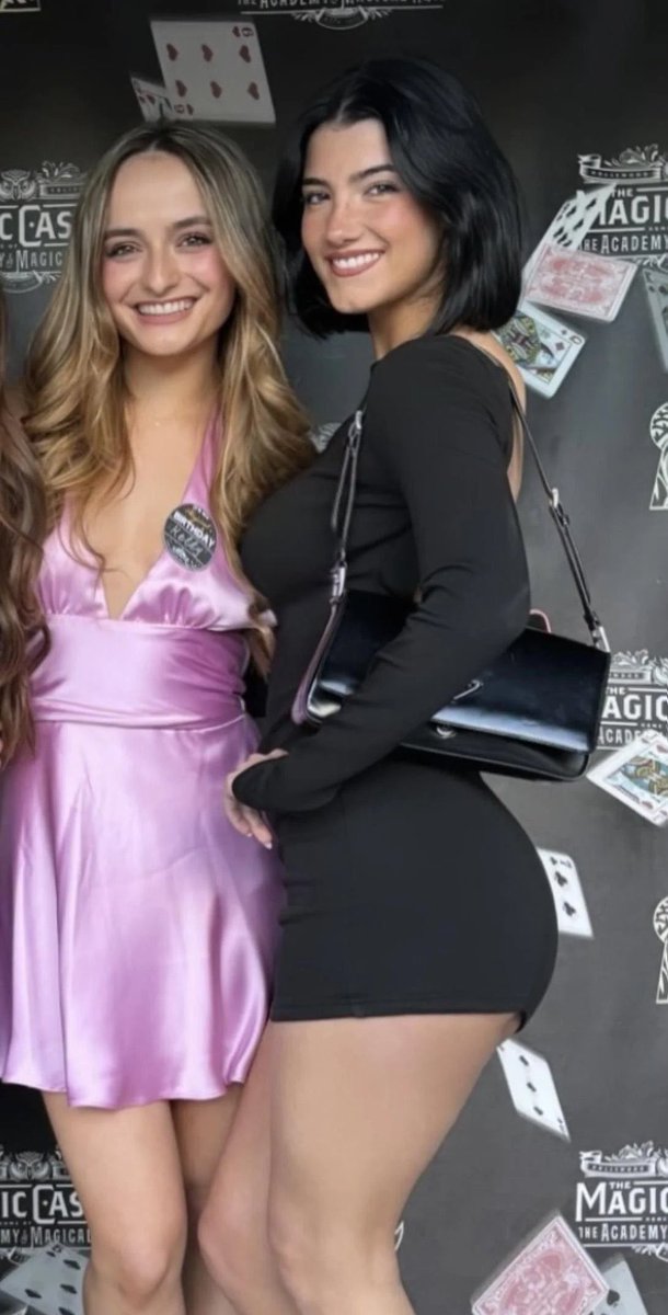 ArianaSimp4's tweet photo. Retweet if you would kiss Charli's ass https://t.co/UOaZZbLx4T