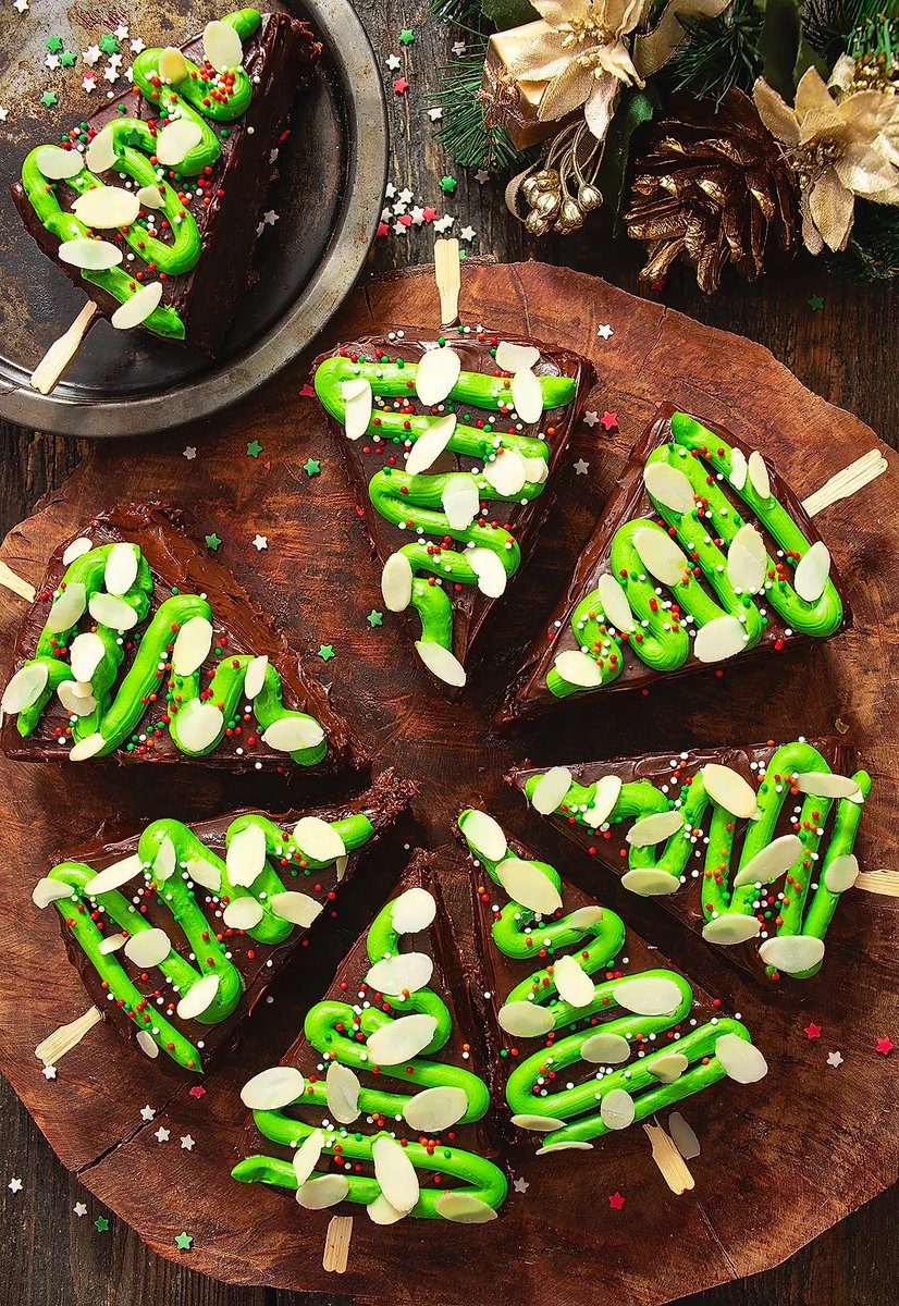 LTsinkevich's tweet photo. Новогодний торт «Черный лес»
🎄🎄🎄 невероятно вкусно и удобный формат для подачи. Не нужно разрезать #торт на столе, всё уже разделено на кусочки-ёлочк�� и шоколадной глазури в два раза больше, чем на обычном торте! Рецепт 👉 https://t.co/flDoiEsdQm https://t.co/yilnIYxMJZ