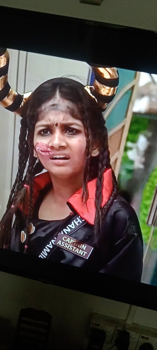 Shassta1712's tweet photo. Enakku mattu than ippedi feel aagutha 🤭😂
#bigbosstamil8 #Sachana #BiggBossTamil8 https://t.co/a5ZMB60S9F