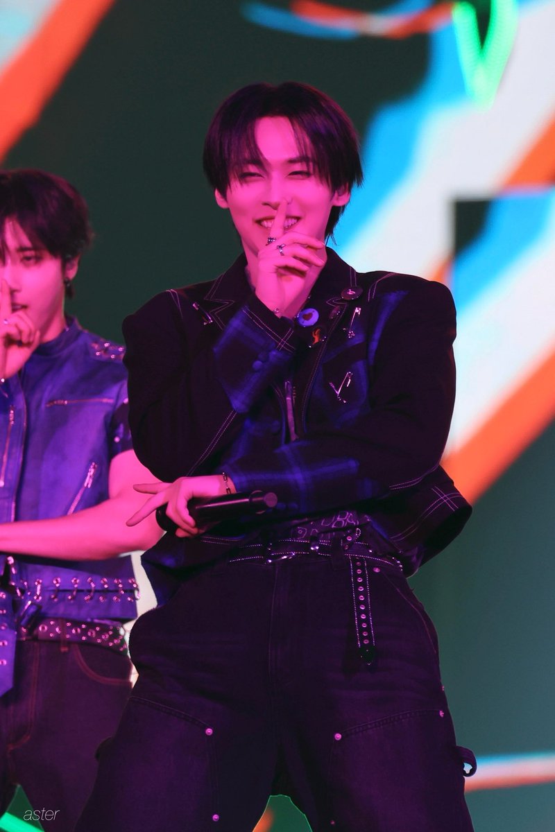 20241205
dominATE in OSAKA 【Day1】

COMFLEX

애교 끝나고 자기가 웃고 있네 ㅎㅎㅎ♡

LeeKnow HQ

#StrayKids
#스트레이키즈
#LeeKnow 
#리노
#이민호
#dominATE_JAPAN