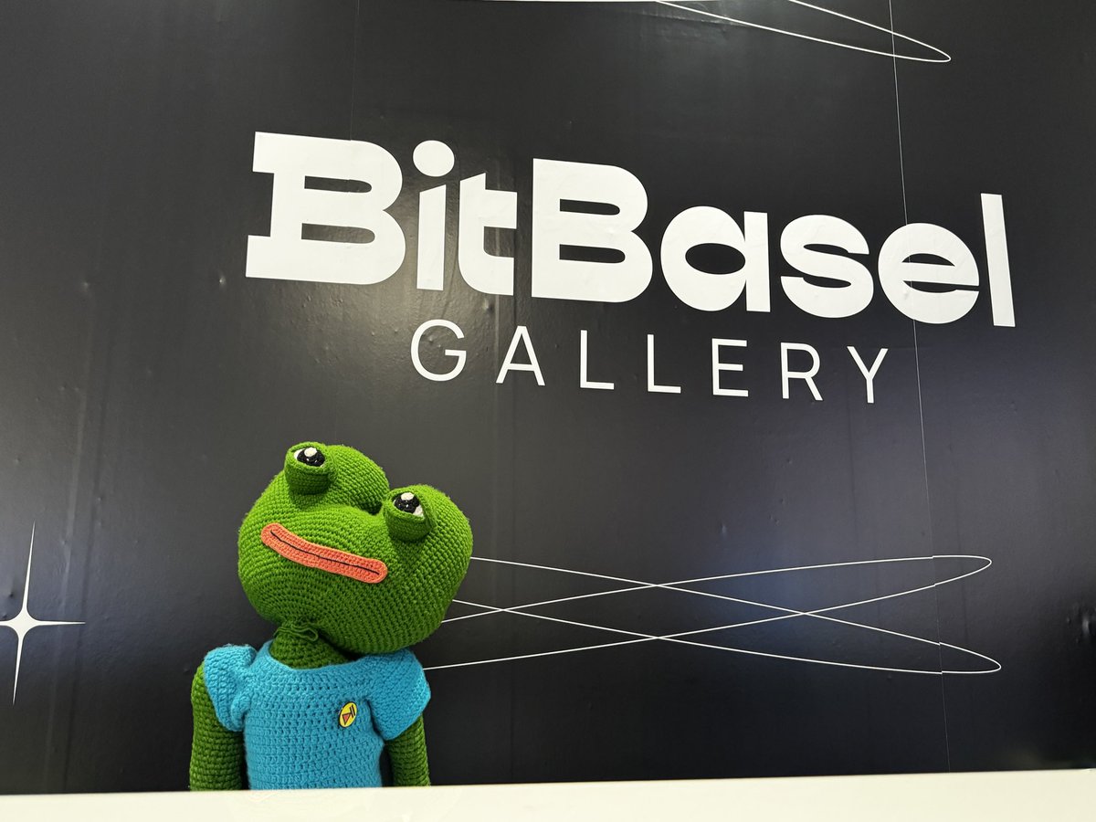 arwyn_official's tweet photo. Gm to everyone at @bitbaselart today.
Crochet Pepe is talking about @Stampchain and the future of immutable art storage on Bitcoin! 🐸🧶
#fakenews #fakebasel #bitcoinstamps #pepe https://t.co/r3TYQVUhHR