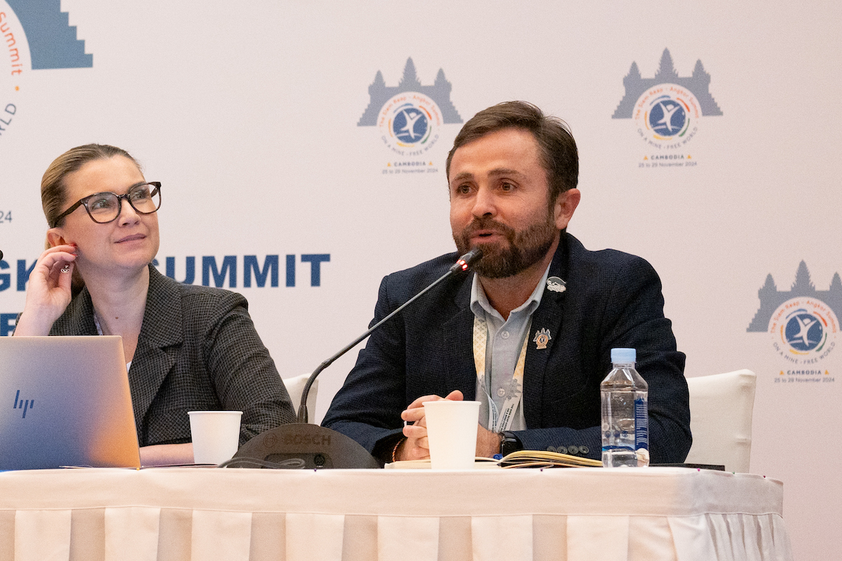 herorats's tweet photo. At #RevCon5, #APOPO joined the 'Innovation in Humanitarian Mine Action' event to showcase Animal Detection Systems and advancements in land release. With 32 #HeroDOGs in Ukraine, we’re scaling up efforts for 2025. #MineAction @UNDPUkraine @MAGsaveslives @mineconomdev https://t.co/lFGyUihZHZ