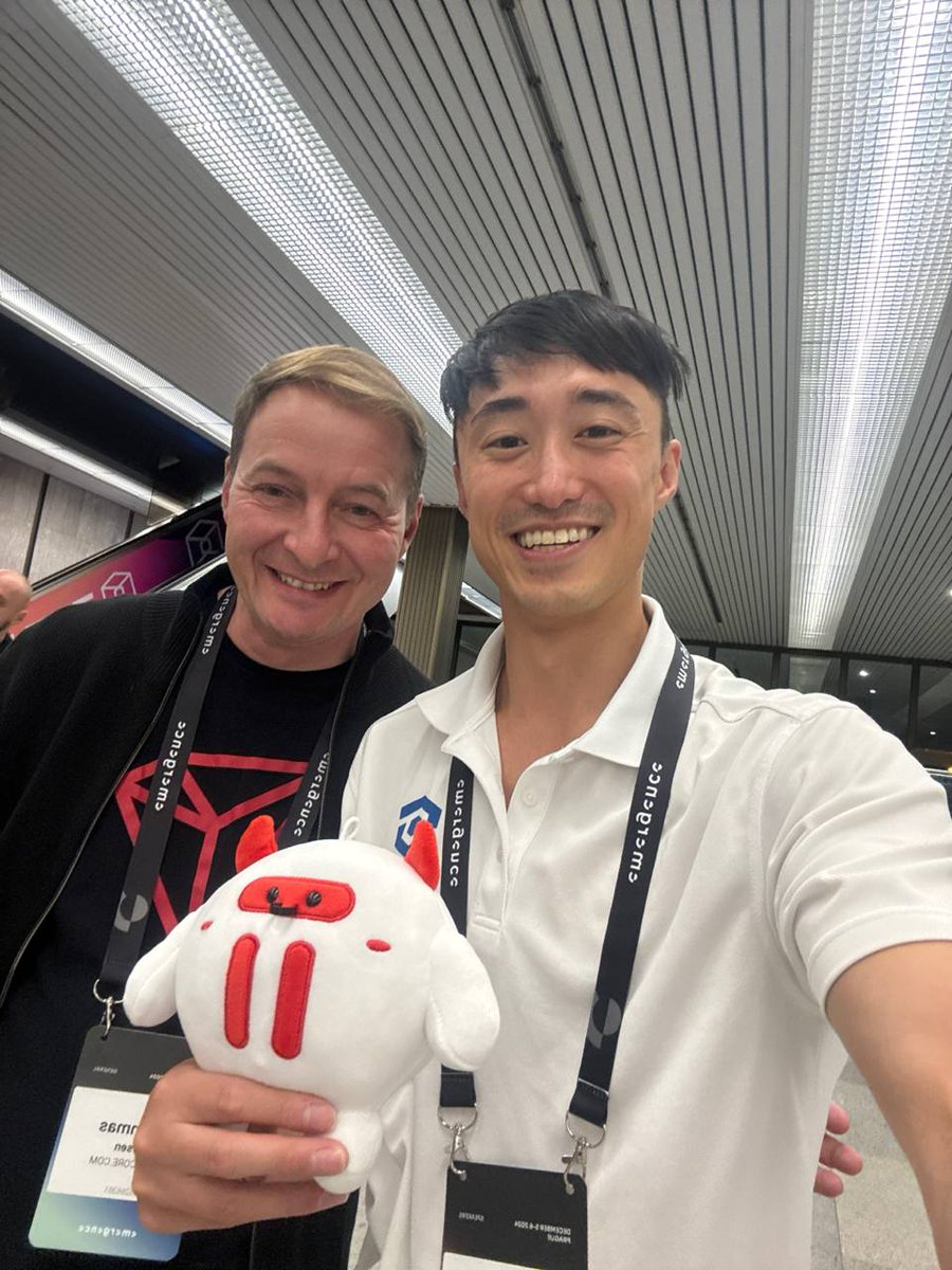 Finally got my Tronbull plushie from the <a href="/trondao/">TRON DAO</a> team, but had to pass it on to Chris from the <a href="/Onesafeio/">OneSafe</a> team, since he needed it more. ❤️ 
He promised to give it a good home and take lots of pictures with it.