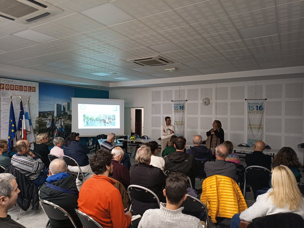 VelosenVille's tweet photo. En direct de la réunion Aménagements Cyclables de l'association, à la mairie du 15e et 16e arrondissement en présence de la maire de secteur, Nadia Boulainseur
#vélo #Marseille https://t.co/tBOqMgFacP