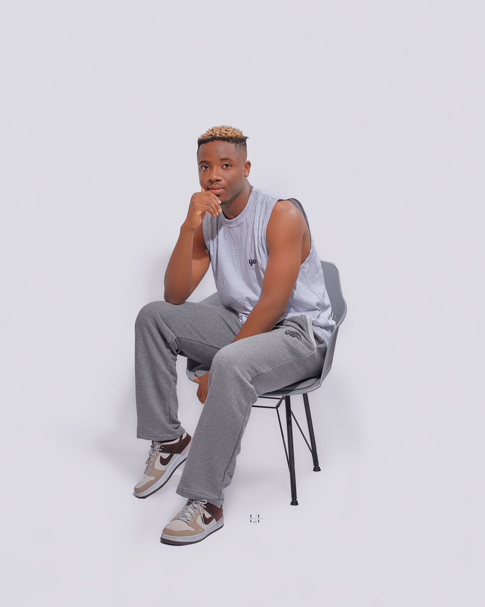 YOClothingbrand's tweet photo. Y o ! Show Up ✨✌🏿
Grab yourself some of our custom pieces
#Armless wears https://t.co/T7s9m0RtA7