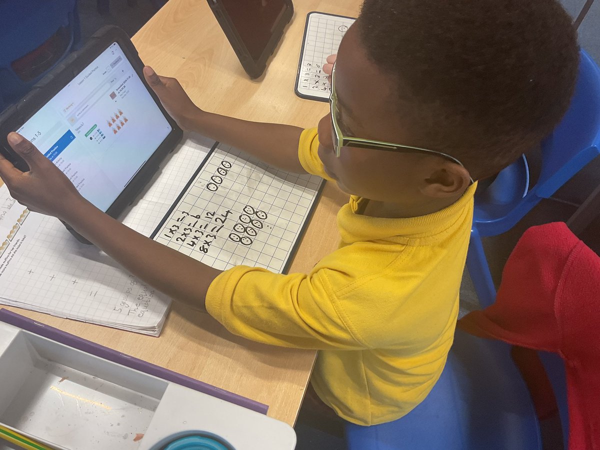 StJamesYear3's tweet photo. What week of marvellous Maths so far! Multiplying by 3 and 4 with #MathsNoProblem #Year3Maths #Year3 @StJamesChorley https://t.co/zoFmdbQGr8