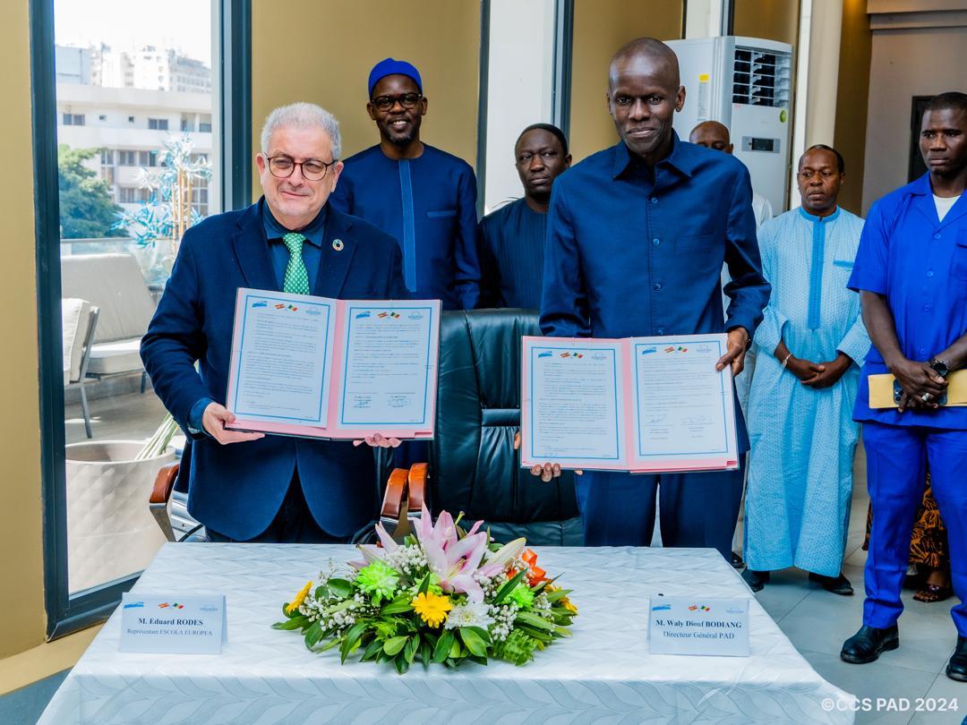centretrainmar's tweet photo. Signature de convention entre le Centre Trainmar de Dakar et et l’Escola Europea.

#FormationMaritime #TrainmarDakar #InnovationLogistique #CompétitivitéPortuaire #Sénégal #portautonomededakar https://t.co/djodcKnQjW