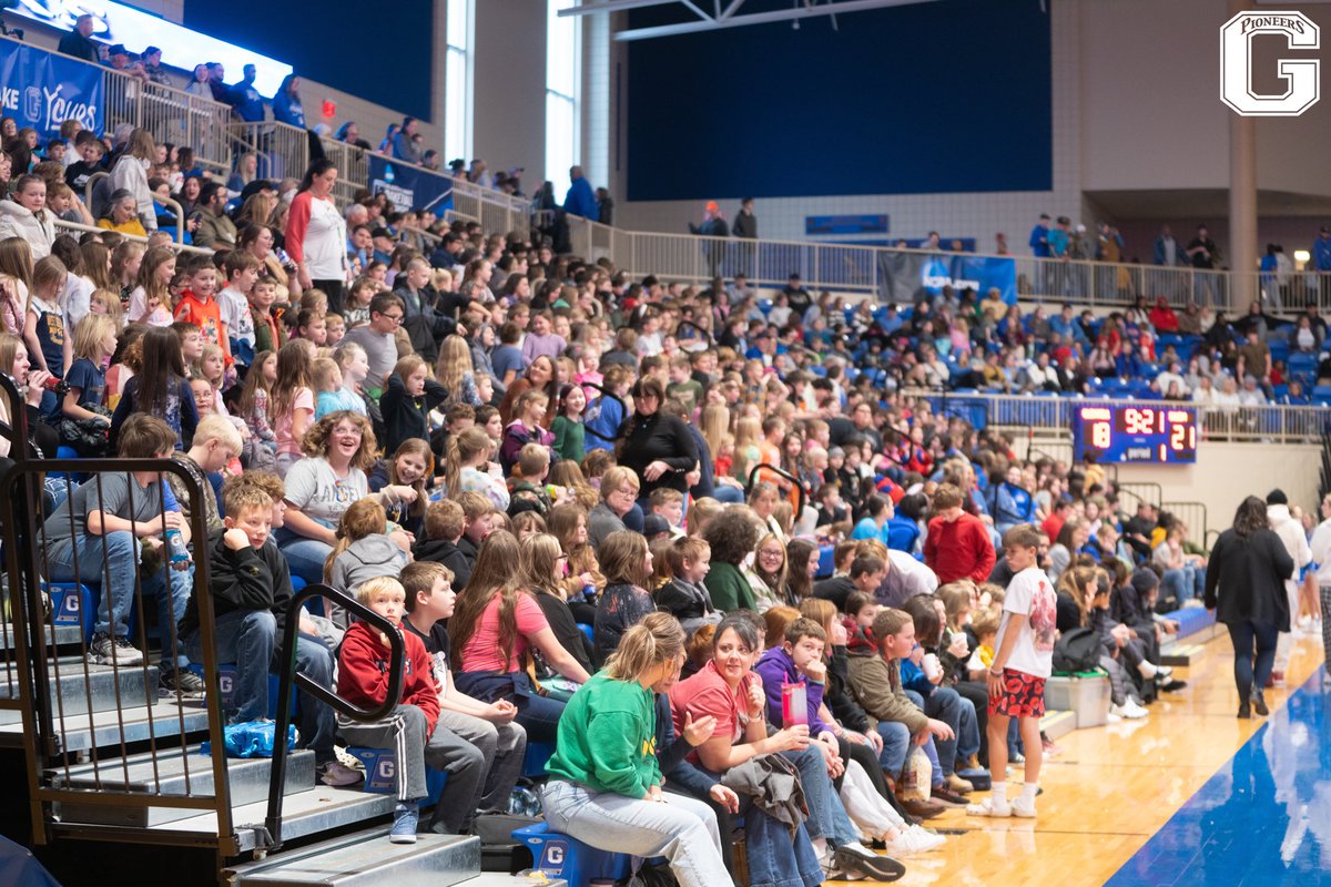 GSUpioneers's tweet photo. 1️⃣,4️⃣0️⃣0️⃣+ students
1️⃣3️⃣ schools
2️⃣ wins

What a Kids Day!

#GoPioneers https://t.co/oOw2XJ0VDg
