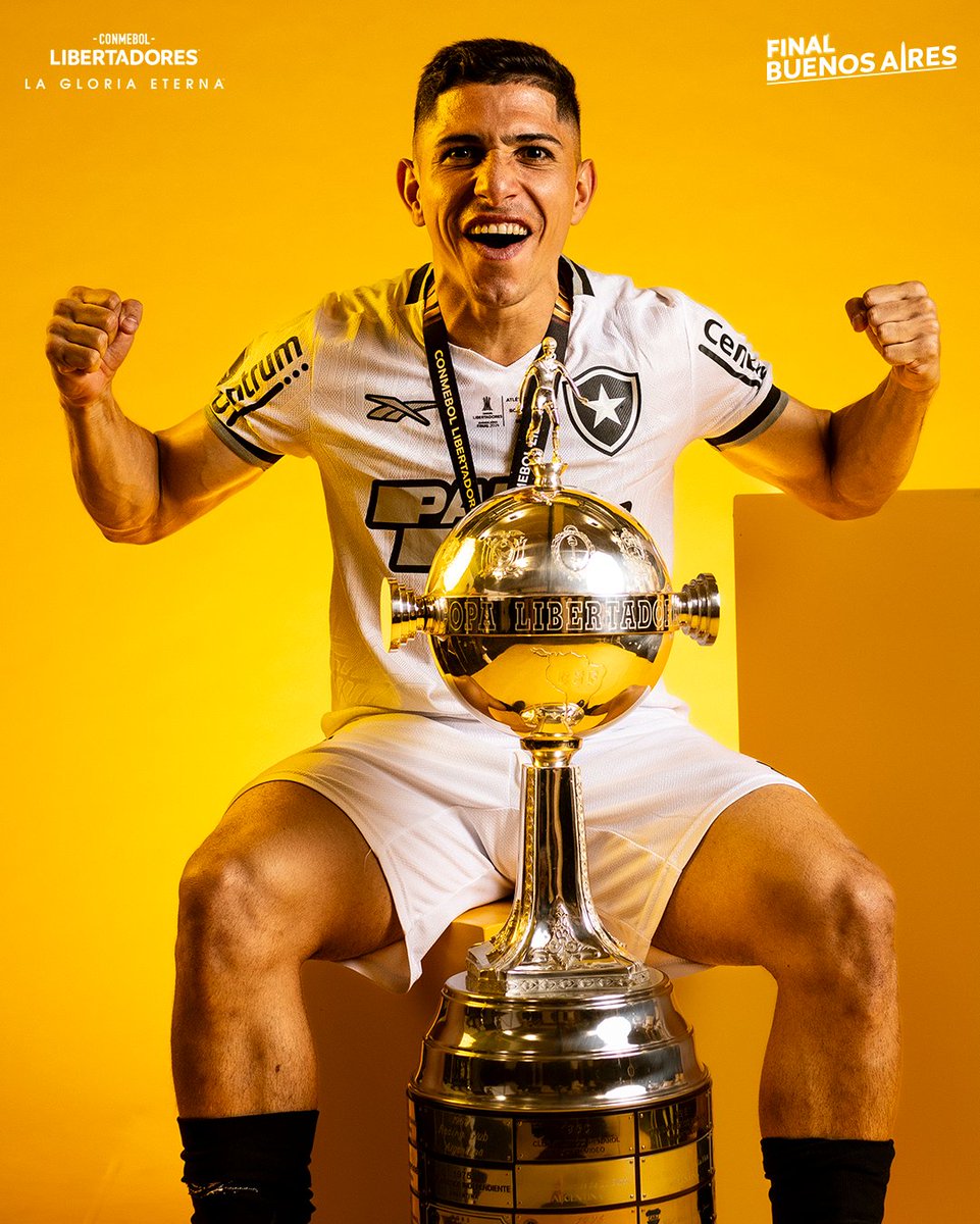 Libertadores's tweet photo. 🇻🇪😍 Jefferson Savarino, el segundo venezolano campeón en la historia de la CONMEBOL #Libertadores.

#GloriaEterna https://t.co/thAcD7uvsV