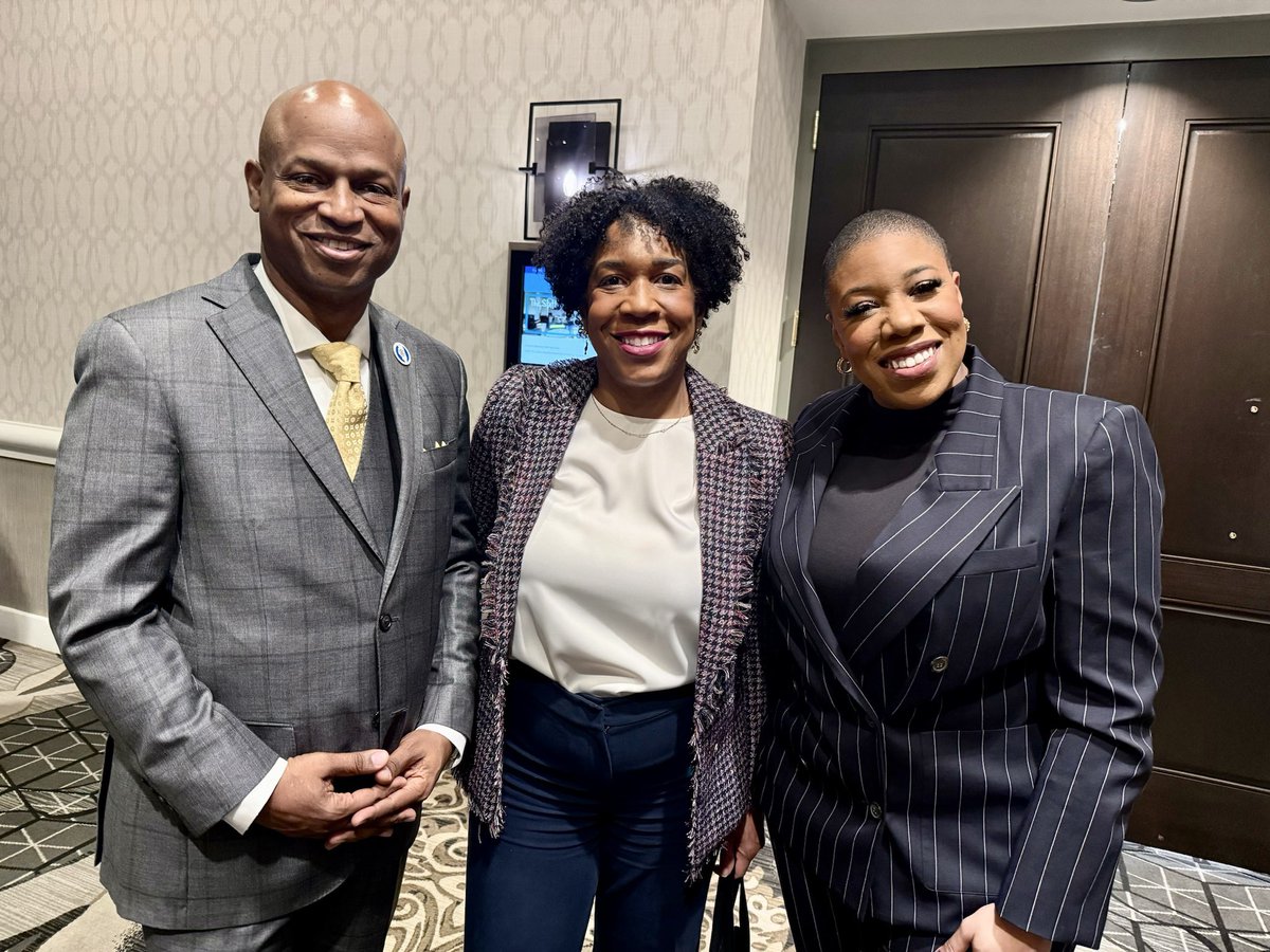 The opening plenary of the National Black Caucus of State Legislators’ Annual Conference—“Rebuilding the American Dream”—was inspiring!

For the first time in history there are 7 Black statehouse speakers and I’m proud one is our very own, Speaker Emanuel “Chris” Welch! 🙌🏾