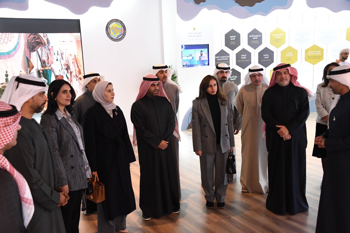 زيارة الأستاذ/ عبدالله المحري، رئيس المجلس البلدي ، وأعضاء المجلس البلدي بـ #دولة _الكويت، إلى #جناح_مجلس_التعاون المصاحب للقمة الخليجية الـ45 في مركز الشيخ عبدالله السالم الثقافي.