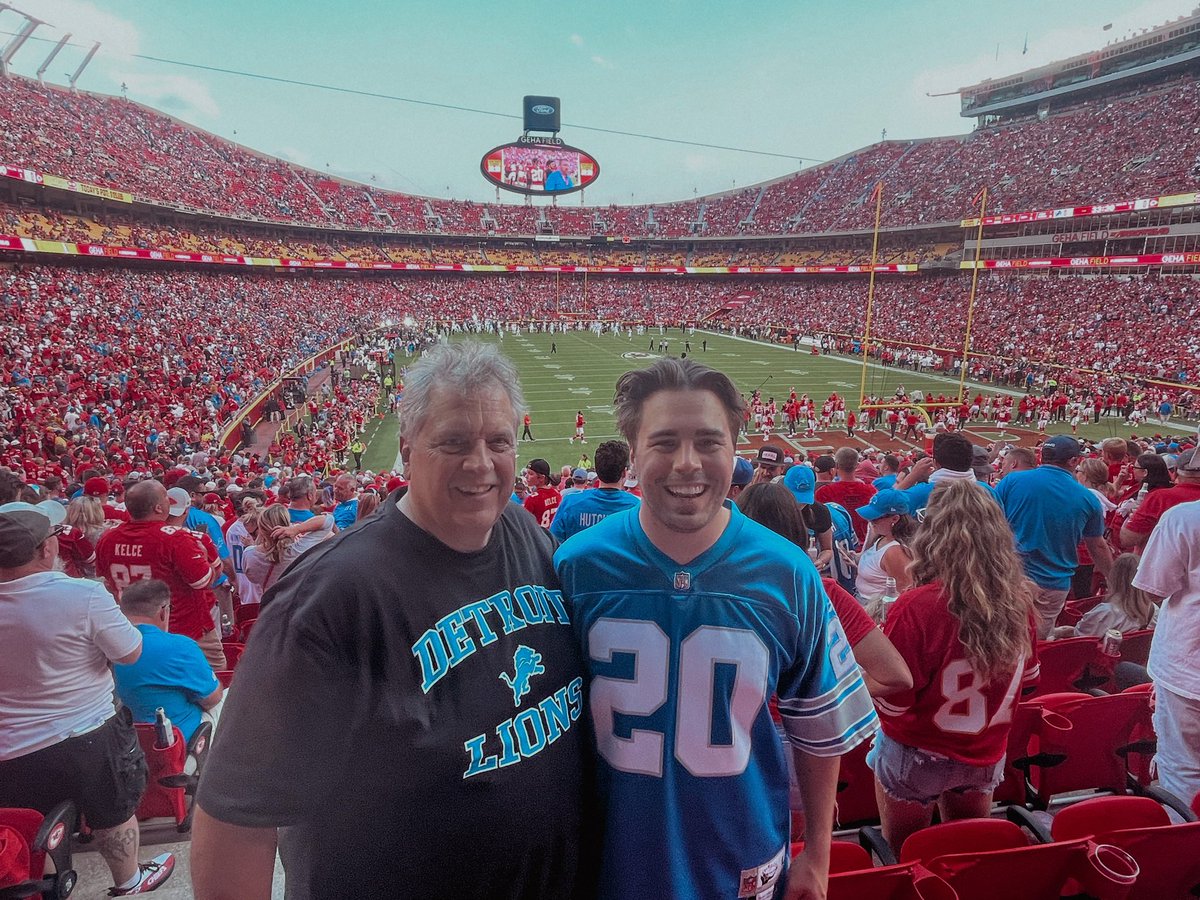 loganlazorka's tweet photo. @Lions shooting my shot 🙏🏻 any chances a couple of longtime fans could get pregame sideline passes? Been going to games with my Dad since I was 4. Been traveling to road games since I moved to Texas. Got tix for tonight.. btw we’re 5-0 in our last 5 in person games together 😉 https://t.co/CVQ8ats3yf