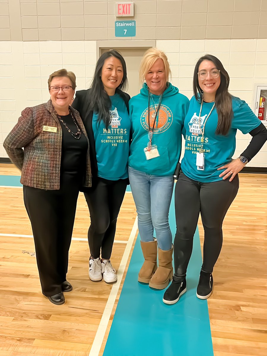 edtech_lynn's tweet photo. Such a 👍🏻 #OneFair today @APS_VHE Huge S/O @AhYoungah76 @MsCorreaATL @MadlemCorrie for such great projects! @apsitnatasha @apsittommy @ahrosser @TerryHarness @APSInstructTech https://t.co/5GysF7S4lF