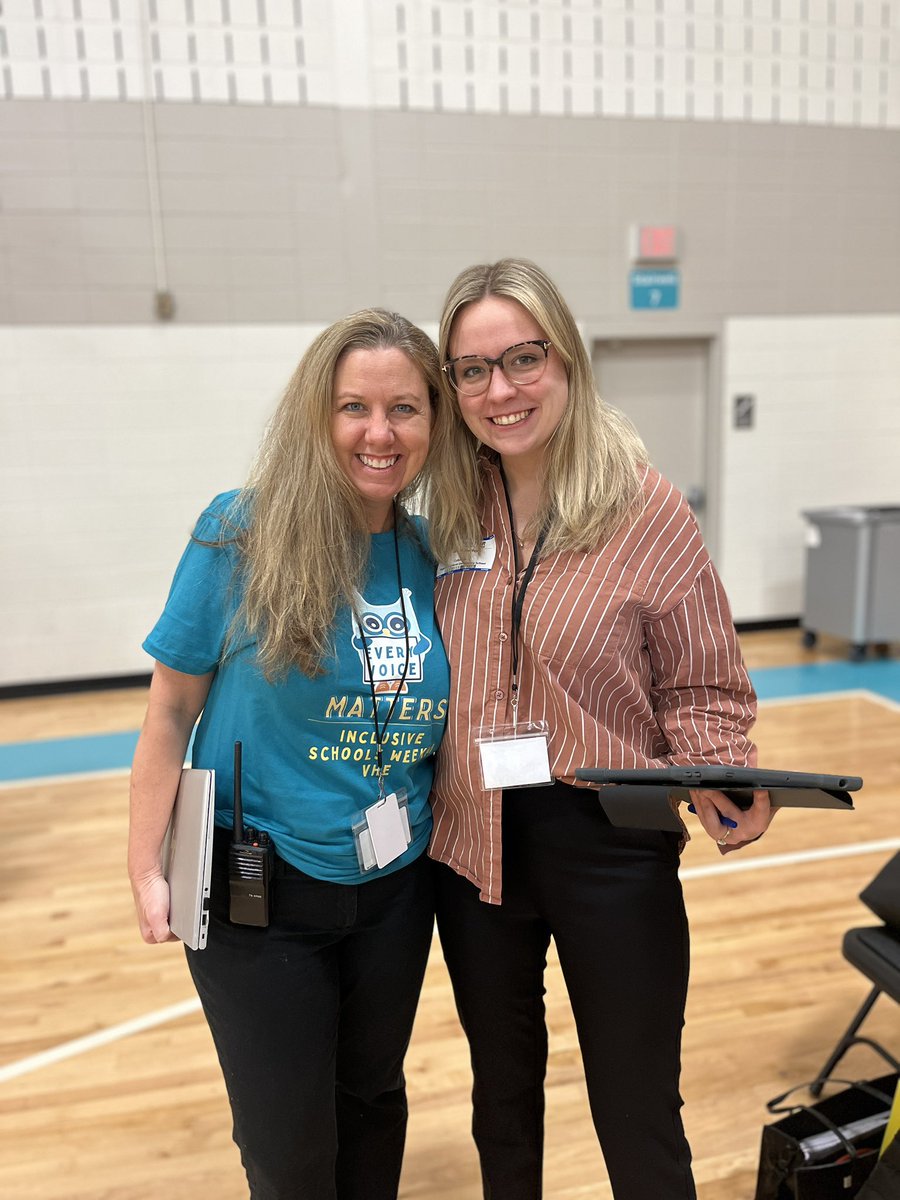 edtech_lynn's tweet photo. Such a 👍🏻 #OneFair today @APS_VHE Huge S/O @AhYoungah76 @MsCorreaATL @MadlemCorrie for such great projects! @apsitnatasha @apsittommy @ahrosser @TerryHarness @APSInstructTech https://t.co/5GysF7S4lF