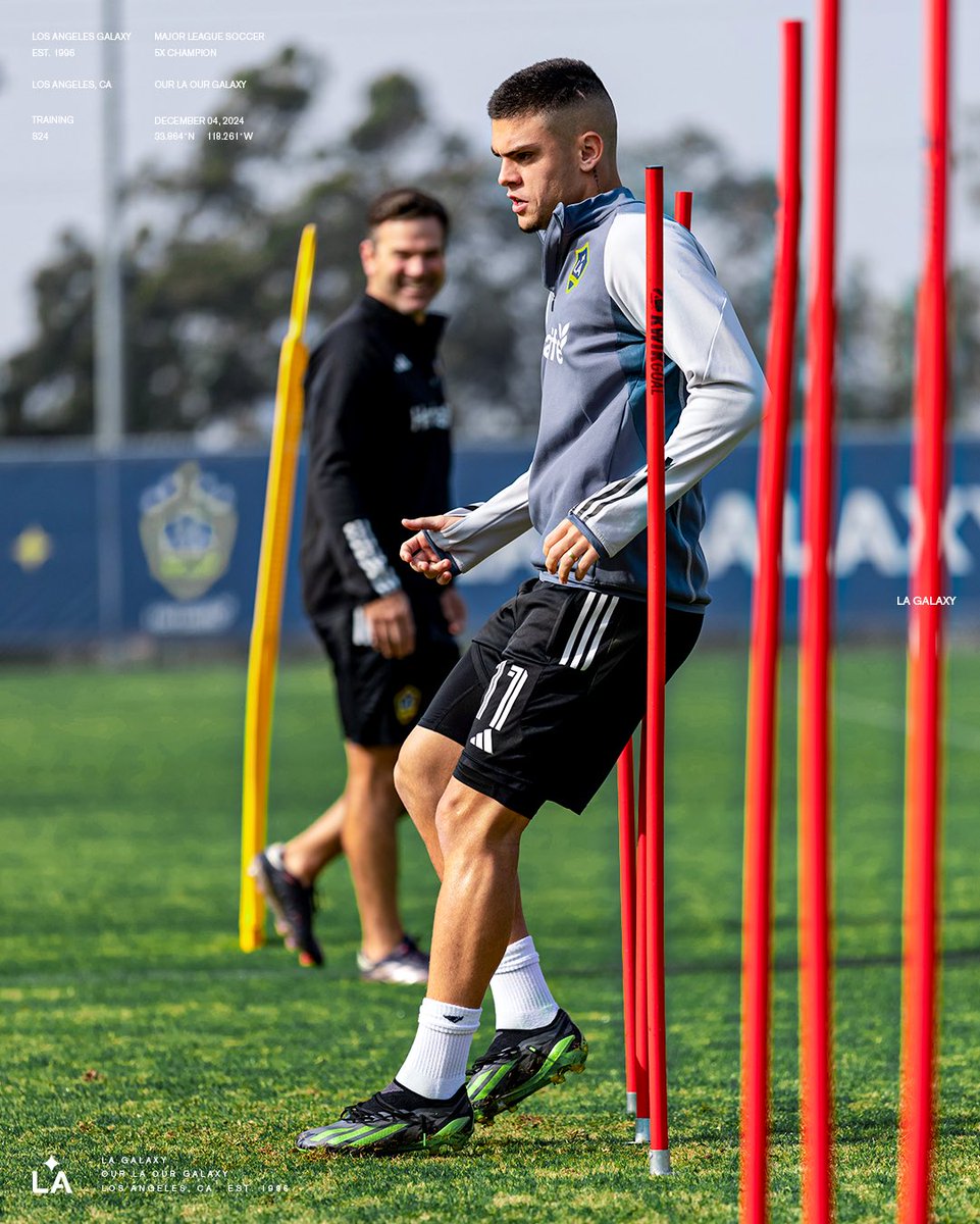 LAGalaxy's tweet photo. Eyes on the prize 🏆 https://t.co/OcfEEotPCo