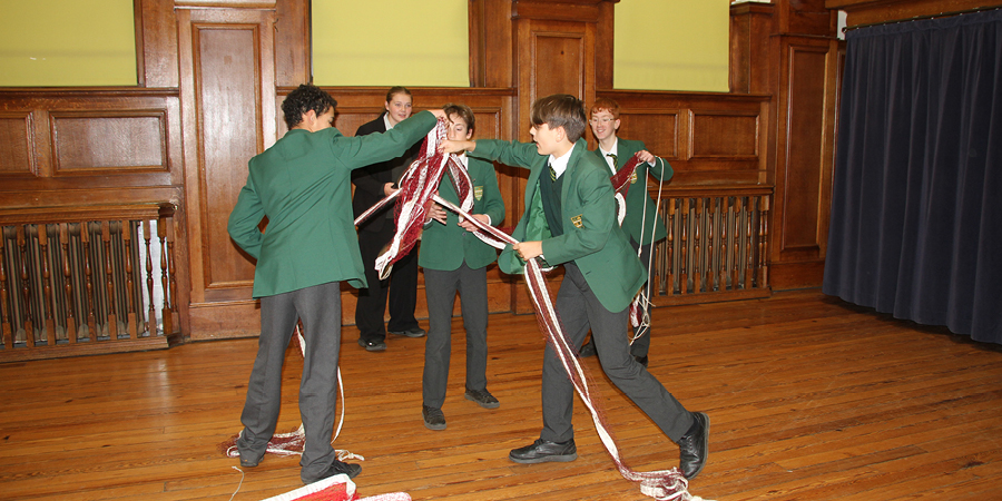 OneFarringtons's tweet photo. Senior School pupils enjoyed a trivia trek obstacle course at lunchtime yesterday, pupils had to complete an obstacle course before answering questions on general trivia to gain points for their houses.

#FarringtonsSeniors https://t.co/aNLtRq80hu