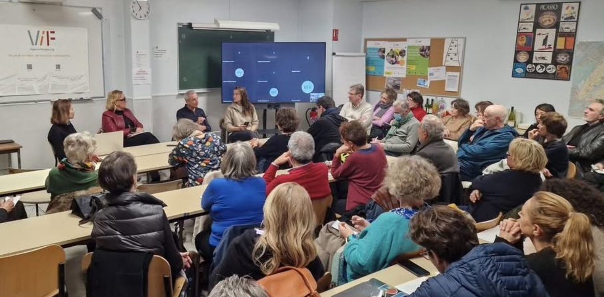 "Santé mentale, grande cause nationale et grands effets? " 
Ils n'étaient pas tous d'accord, ils n’avez pas tous la même histoire. Mais pour VIF-fragiles, ils ont débattus ensemble, le 3 décembre: Claire Compagnon, Emmanuelle Rémond, Maeva Musso, Bruno Falissard. Un succès !