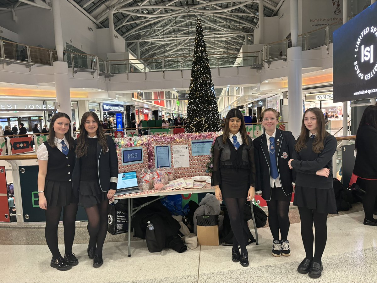 dyw_ren's tweet photo. @YE_Scotland @ArenaBraehead @DYWPMHS @Paisley_Grammar @JohnstoneHighSc @DYWWEST Christmas Trades Fair https://t.co/KNrZkAIIxB