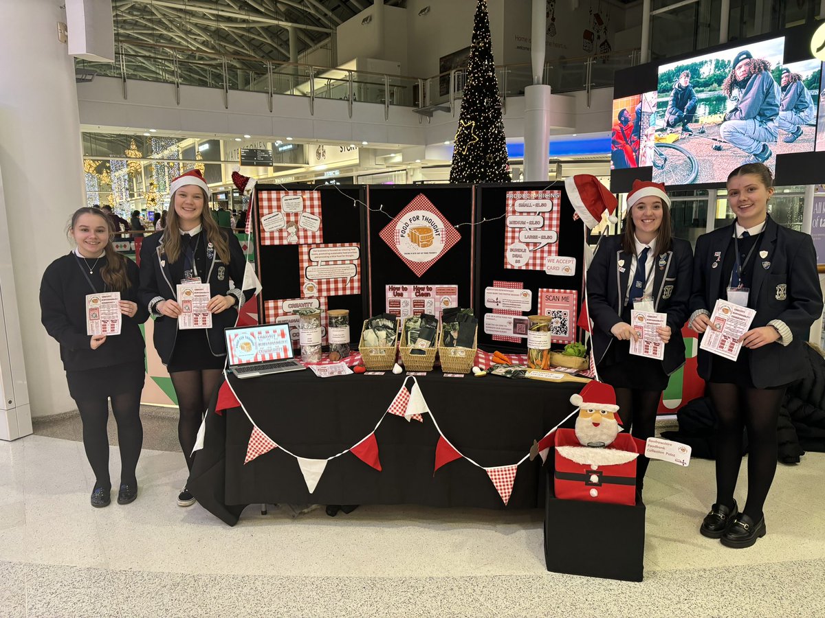 dyw_ren's tweet photo. @YE_Scotland @ArenaBraehead @DYWPMHS @Paisley_Grammar @JohnstoneHighSc @DYWWEST Christmas Trades Fair https://t.co/KNrZkAIIxB