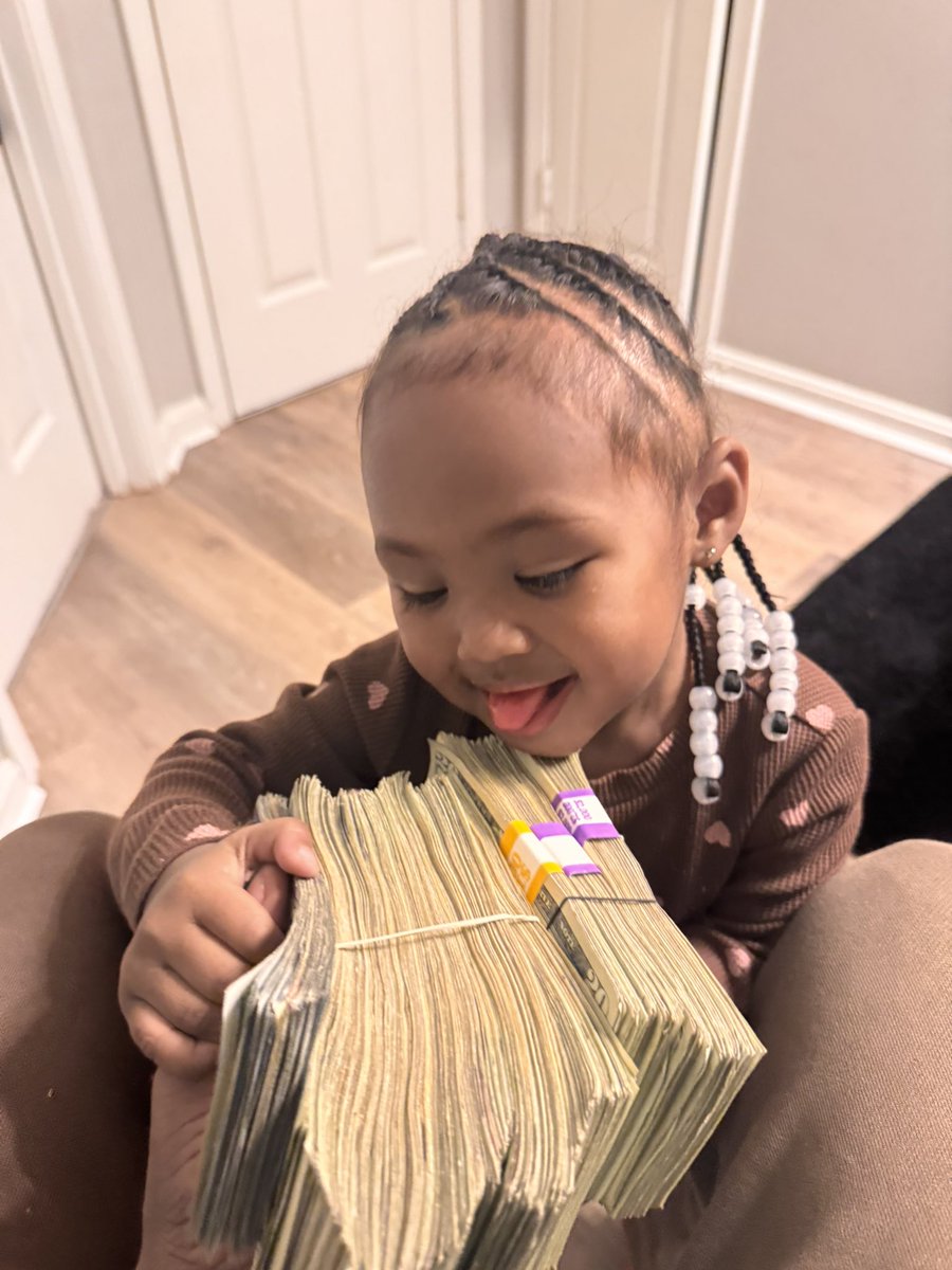 MoMoneyTrey1's tweet photo. broke bestie https://t.co/gKOuaoQmSk