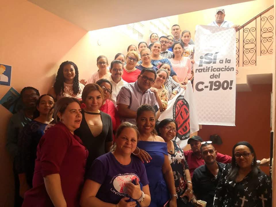 RedcontraVAHN's tweet photo. 💥 El #SITRAINA es una organización insigne en la lucha por contrarrestar la violencia en el mundo del trabajo, por eso, junto al movimiento sindical hondureño, exige la ratificación del Convenio 190 de la OIT. #SialC190HN @XiomaraCastroZ @CancilleriaHN @c190hn https://t.co/SJyWuXDhcz