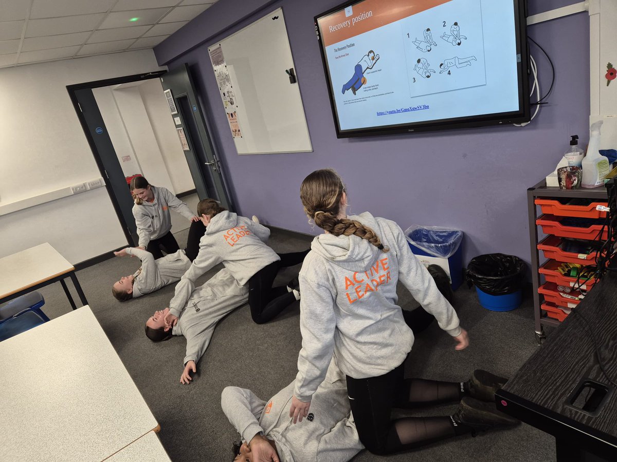 UckColl_Sport's tweet photo. This week our third cohort of @UckfieldCollege Active Leaders embarked on their training. They will be developing their leadership skills. As part of their course they will deliver a Football festival as well as support local Football in our community #ActiveLeaders https://t.co/UuRTICHtWi