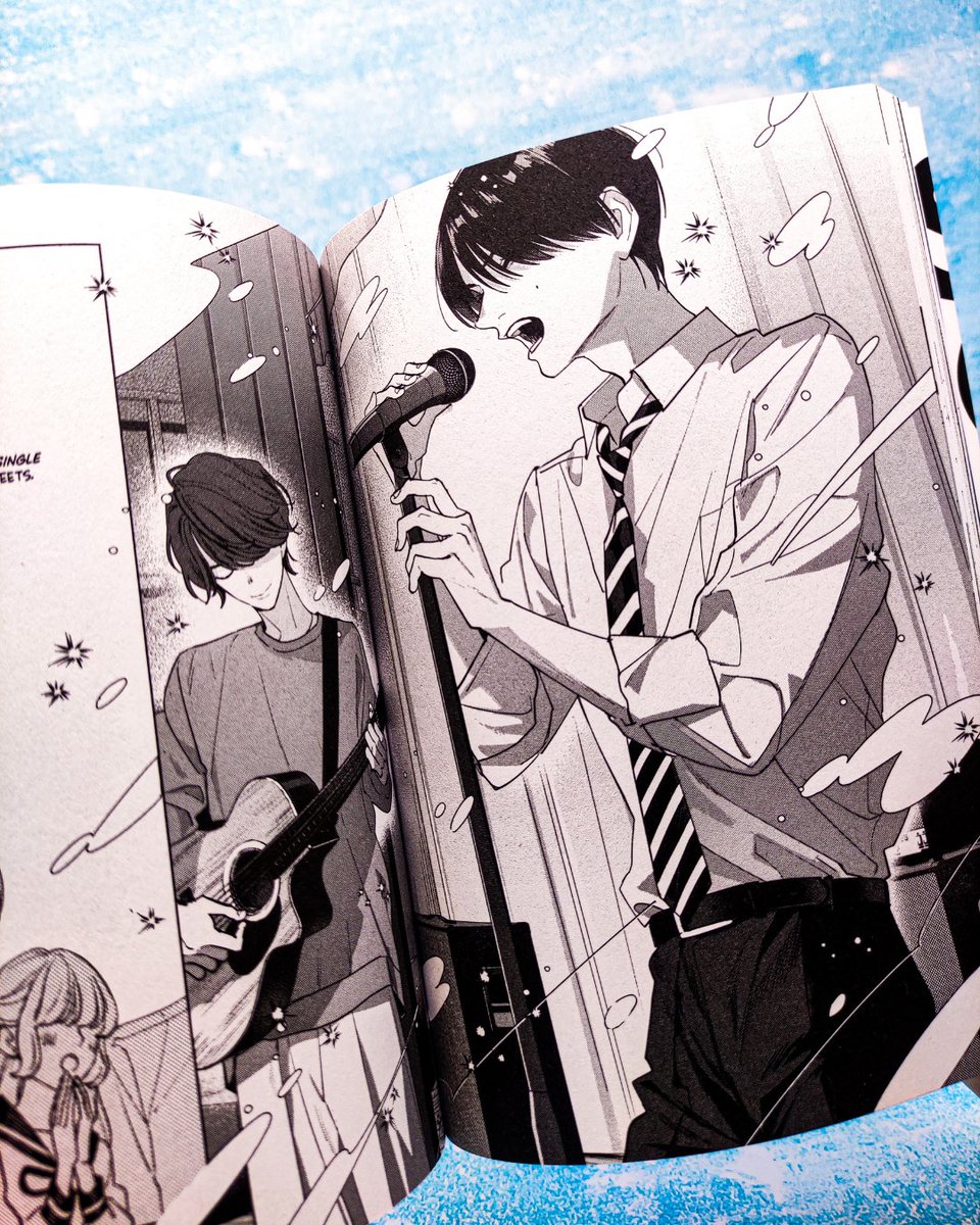 DelcourtTonkam's tweet photo. 🎤 Studio Cabana 🎸
Faites du bruit pour le tome 5 de Studio Cabana ! 🤘🥰
On vous donne un petit aperçu en photo avant que Yusuke ne monte sur scène. 🎵
D'ailleurs, laquelle de ses chansons pourrait parfaitement rejoindre votre playlist ? 👀
#manga #CollectionMoonlight https://t.co/Rn5cy0oPvd