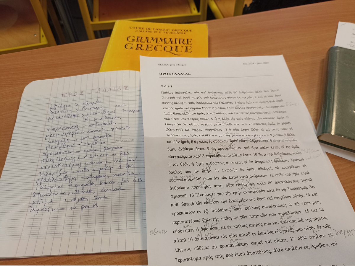 Philocognitif's tweet photo. Pendant que vous attendez impatiemment le discours présidentiel, je traduis sagement le début de la lettre aux Galates 🤗🤗🤗
#TeamGrec #TeamBible #Macron https://t.co/um628c5Muy