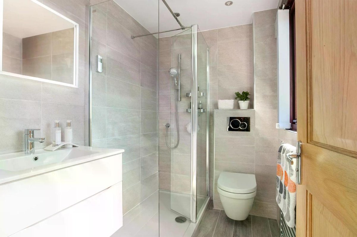 edinburghpaper's tweet photo. This is a one-stop-shop for finding your dream bathroom. Fully accessible shower rooms and wet rooms could transform your home
#AD #BathingMobilityAdvisoryService #Accessibility #Bathrooms #AccessibleBathroo #... https://t.co/SHlnHYE1Ie https://t.co/u1krRLYLYB