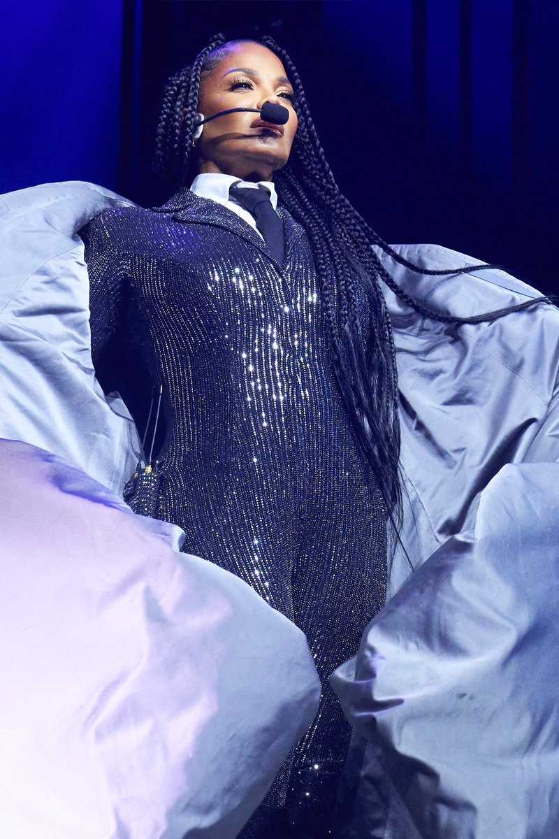 JanetJackson's tweet photo. A look back at “The Coat”
(Can’t wait for u guys to see the new costumes for the residency 😉) https://t.co/fVTTOlIyIk