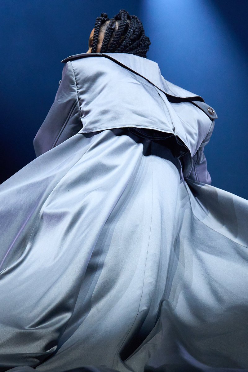 JanetJackson's tweet photo. A look back at “The Coat”
(Can’t wait for u guys to see the new costumes for the residency 😉) https://t.co/fVTTOlIyIk