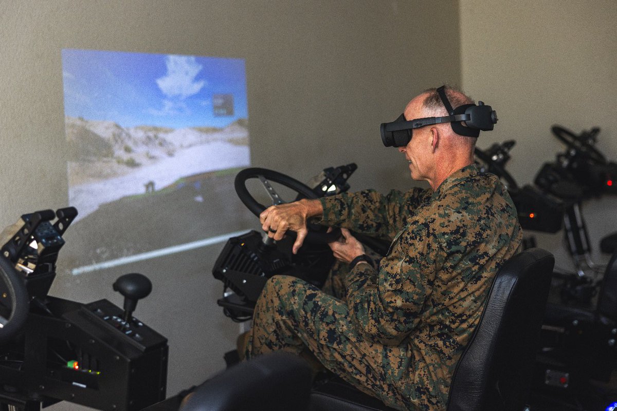 1st_Marine_Div's tweet photo. U.S. Marine Corps Lt. Gen. James F. Glynn, commander, @PacificMarinesย visited 1st Marine Division to gain a better appreciation of opportunities and challenges units face and to observe training during #SteelKnight24
ย
๐ธ: U.S. Marine Corps photos by Cpl. Juan Torres https://t.co/q9hgzEgA7u