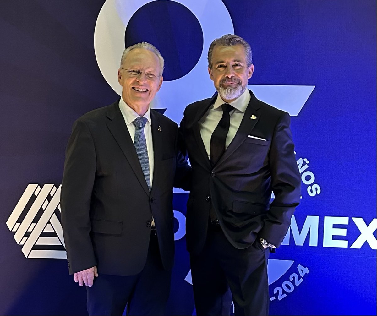 RubenFurlongM's tweet photo. La gran gestión de nuestro Presidente @JoseMedinaMora ha marcado positivamente y para siempre a nuestra querida @Coparmex
#NadieEsMejorQueTodosJuntos
#SerCoparmex #AsambleaNacional2024 https://t.co/zCxQg7OYBm