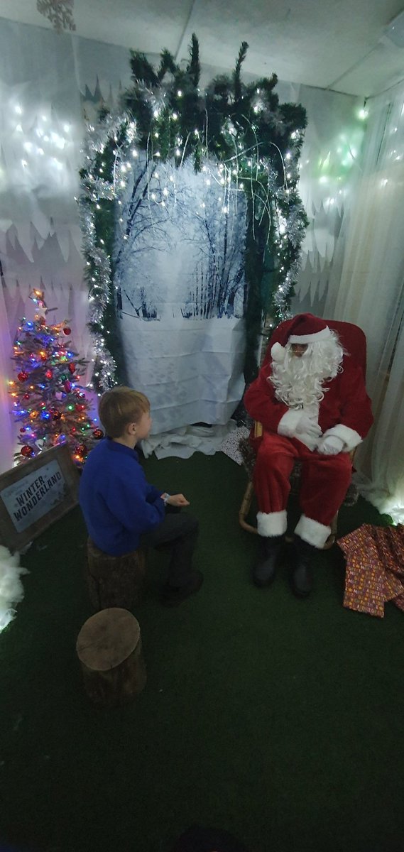 My heart is full ❤. Christmas has begun for us tonight <a href="/HorsendalePS/">Horsendale Primary</a> Christmas fair 🎄