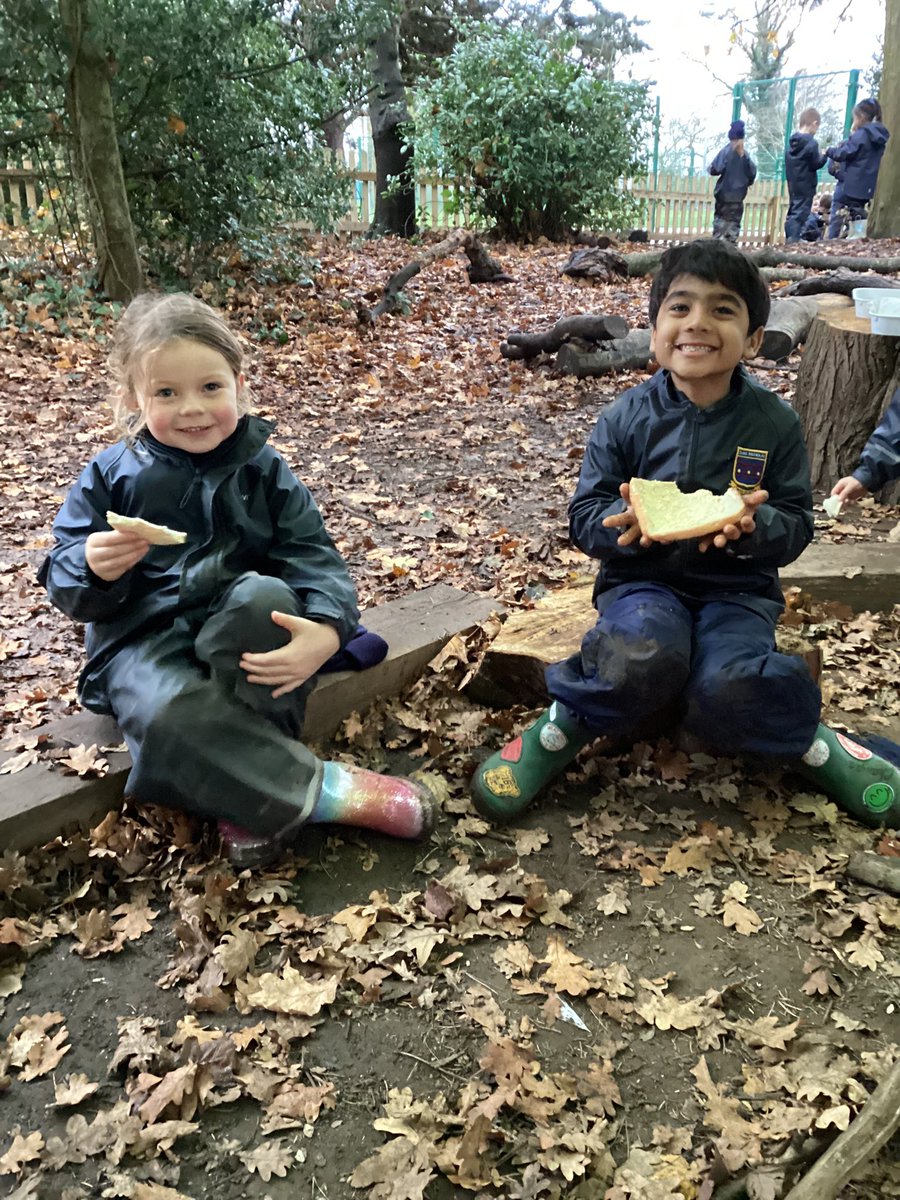 StNicksForest's tweet photo. Who doesn’t like hot buttered toast, especially when you’ve toasted it yourself on an open fire #StNicksForestSchool #StNicksYear2 #StNicksYear1 #StNicksLowerSchool what a cosy afternoon https://t.co/hPsVPqabhy