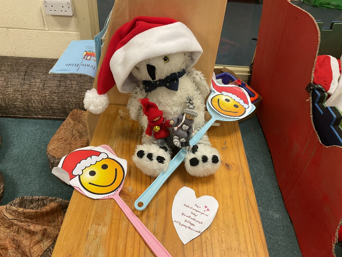 MonktonKG's tweet photo. Day 4 - Today Sparkle &amp; Jingle (our Kindness Elves) asked us to make others smile. 😁 Hopefully we managed to do that to a lot of people (and perhaps to you by looking at these photos) 😊#MonktonKindergarten https://t.co/yLlDzPQGX5