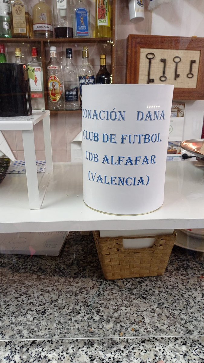 estadioOvi's tweet photo. Ya tenemos en el Bar del Club la #hucha para hacer los #donativos, que serán destinados a la @UDBAlfafar
Club de fútbol modesto que la DANA le destrozó todas sus instalaciones y su material deportivo.
La Hucha lleva puesta desde el lunes y el sábado en la taquilla. https://t.co/apVC4FgM5m