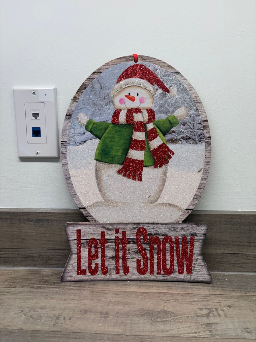 Happy Holidays from the office at Leadership Montgomery! Our office is all decked out for the season, and we’re feeling the festive spirit! 🎄 Wishing you all peace, joy, and success in the coming year. ☃️💫