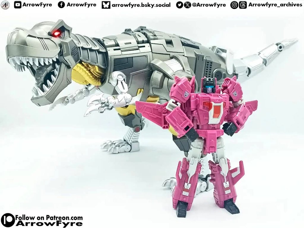 ArrowFyre's tweet photo. What do you see?
Planet X Cacus & Titans Return Misfire 📷
#Transformers #IDW #LostLight #TheScavengers #Misfire #TitansReturn #Targetmaster #Seeker #PlanetX #Cacus #Grimlock #Dinobot #toyphotography https://t.co/tw13QZ6hGe