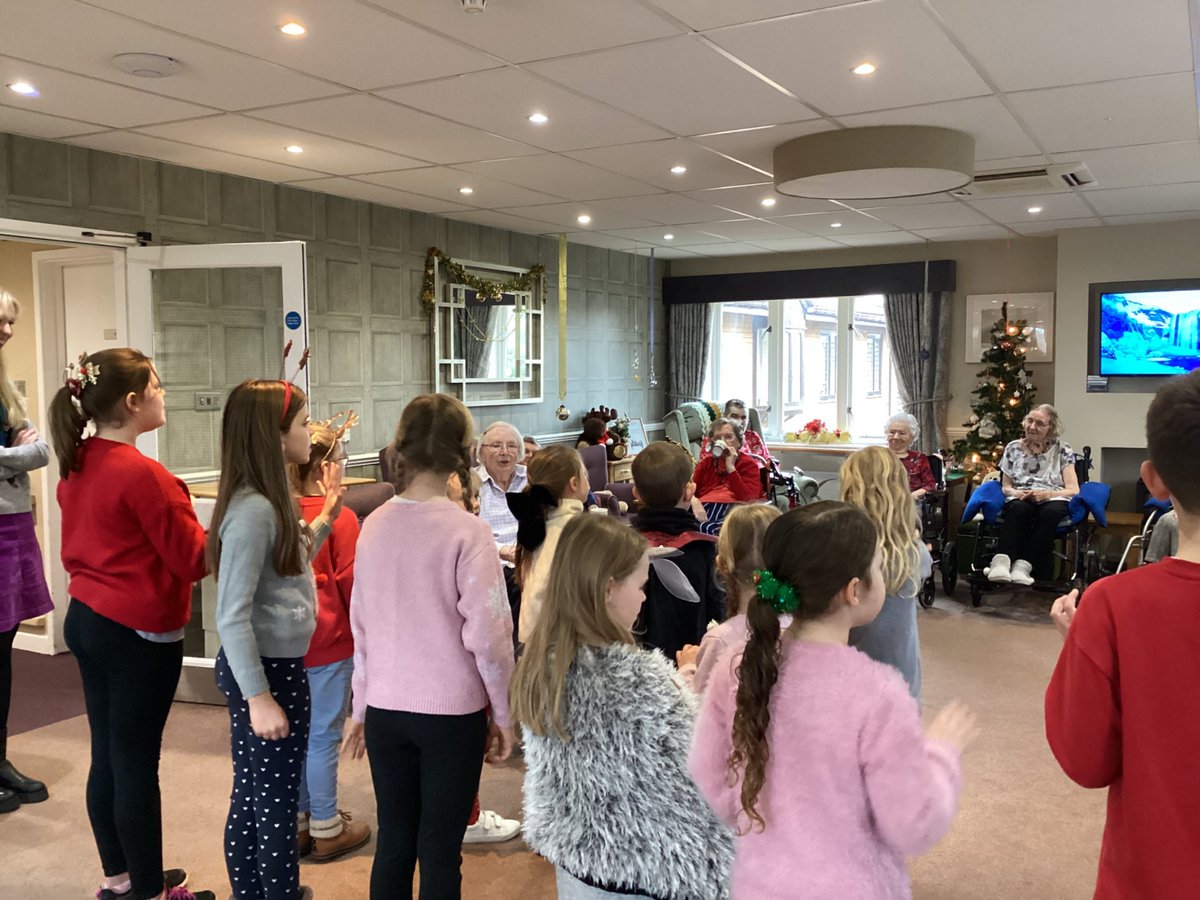 edclassdahl's tweet photo. The children had a wonderful trip to Wood Grange Care Home today! 🌟They enjoyed singing Christmas songs and sharing games with the residents, spreading festive cheer all around.🎄 https://t.co/vh4wZTOtUE
