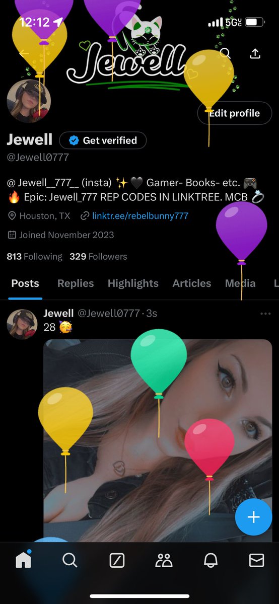 Jewell0777's tweet photo. Balloons are so cute today https://t.co/67rurSAK2Z