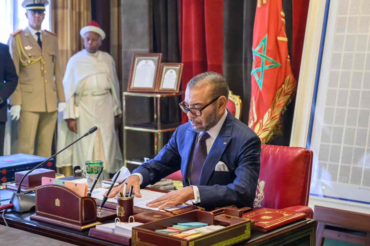 King Mohammed VI chaired a Council of Ministers meeting on Morocco's 2030 #FIFAWorldCup bid, which received an excellent FIFA score. He announced the formation of an expanded committee to oversee infrastructure upgrades, including stadiums and airports.