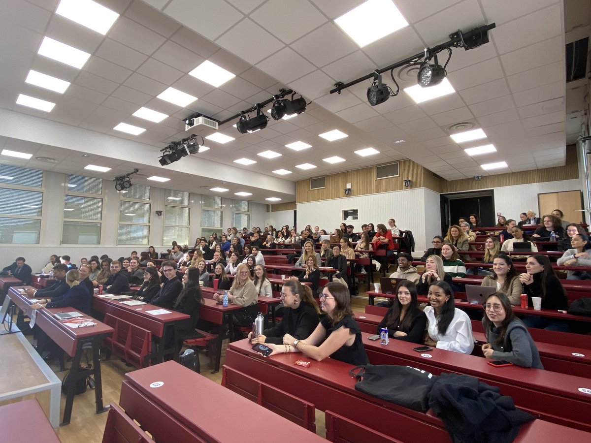 Coralie Ambroise-Castérot (@cacpenal) on Twitter photo Quel formidable colloque des étudiants du #m2 #droit #penal avec une équipe éblouissante ! De vrais professionnels ! Je suis très fière de chacun d’entre eux ! Bravo ! 👏👏👏
Et quel succès ! Le public était au rendez-vous à la #faculté <a href="/DroitScPoNice/">DroitSciencePoNice</a> 🙂Merci à tous !🙏 Quel formidable colloque des étudiants du #m2 #droit #penal avec une équipe éblouissante ! De vrais professionnels ! Je suis très fière de chacun d’entre eux ! Bravo ! 👏👏👏
Et quel succès ! Le public était au rendez-vous à la #faculté <a href="/DroitScPoNice/">DroitSciencePoNice</a> 🙂Merci à tous !🙏