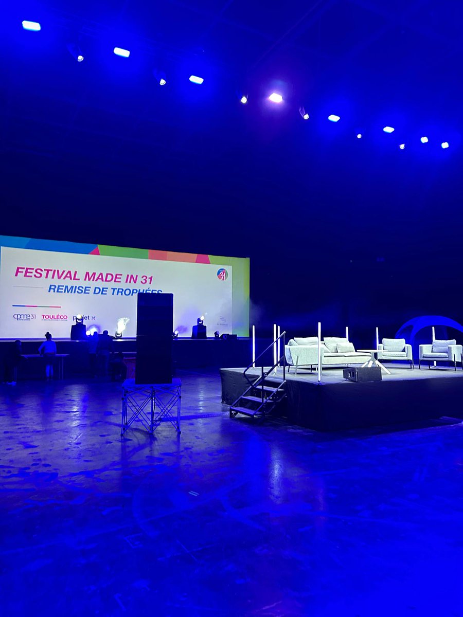 NadiaPellefigue's tweet photo. Le festival #MADEIN31 @cpme31 c’est la promotion du savoir-faire entrepreneurial en Haute-Garonne. 
L'agriculture 3.0 avec #Abelio, la customisation avec #stanbirch et les pâtes en forme de croix Occitane.
 
Des entrepreneuses et entrepreneurs aussi divers que talentueux ! https://t.co/BloF2vOQL9