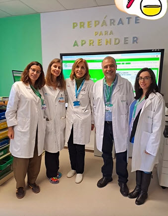 Hace unos días tuvimos un taller con <a href="/ContraCancerMAD/">Asociación Española Contra el Cáncer en Madrid</a>. De la mano de Cristina Sánchez y Víctor Gómez los niños y niñas ingresados en Pediatría, las profes y las familias hicieron unas prácticas muy interesantes de nanomedicina. ¡Muchas gracias! 💚💚