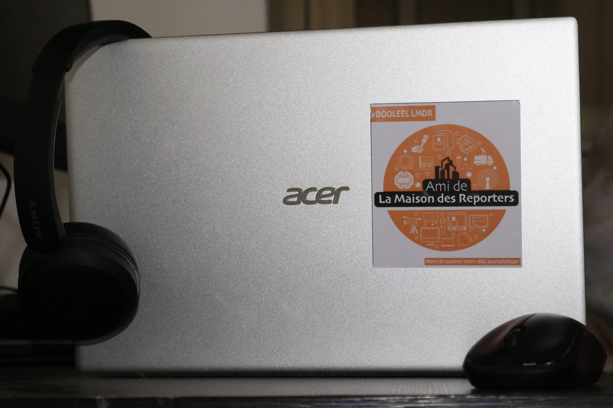 moussangomm's tweet photo. Demain, c'est Vendredi orange🟠!  
Pour atteindre l'objectif perso de 50 stickers « Ami.e de La Maison Des Reporters » je serai en mode livreur toute la journée pour la campagne #SauvezLMDR
Prix:
5 000 FCFA
10 000 FCFA
25 000 FCFA
Dites-moi par Dm ou au 76 194 63 40, je passerai! https://t.co/XEInfumx5v